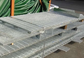 Steel Grating with Toe Plate