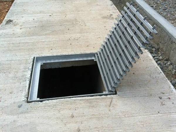 pultruded-frp-grating-trench-cover